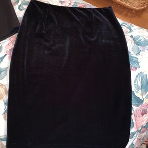 White House black market black velvet skirt